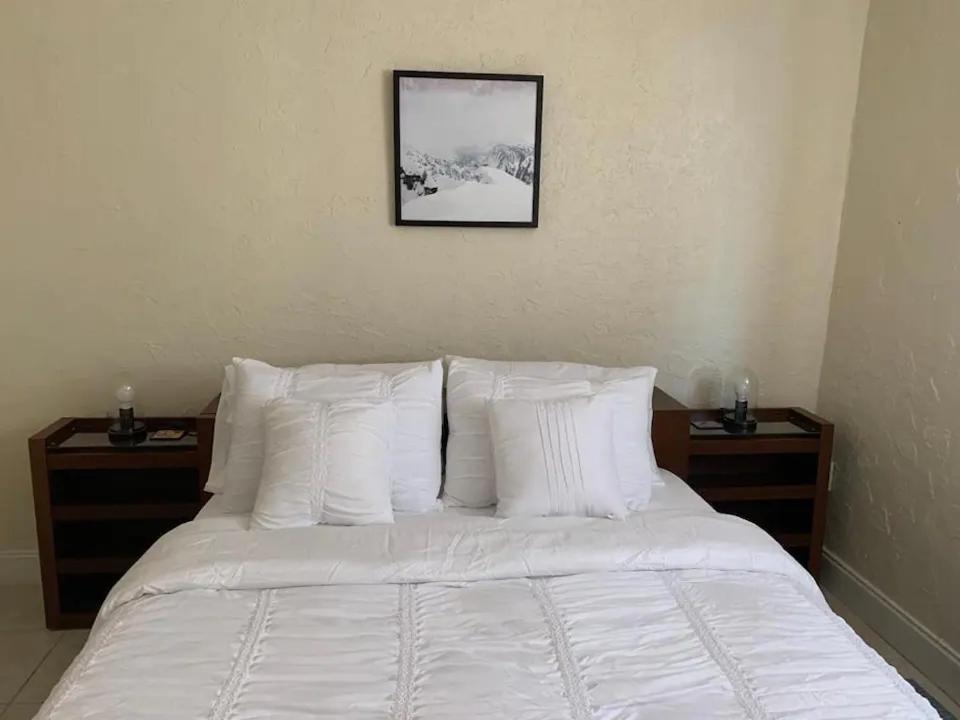 Private Rooms Close To Miami Airport - Free Parking - 01 Exterior photo